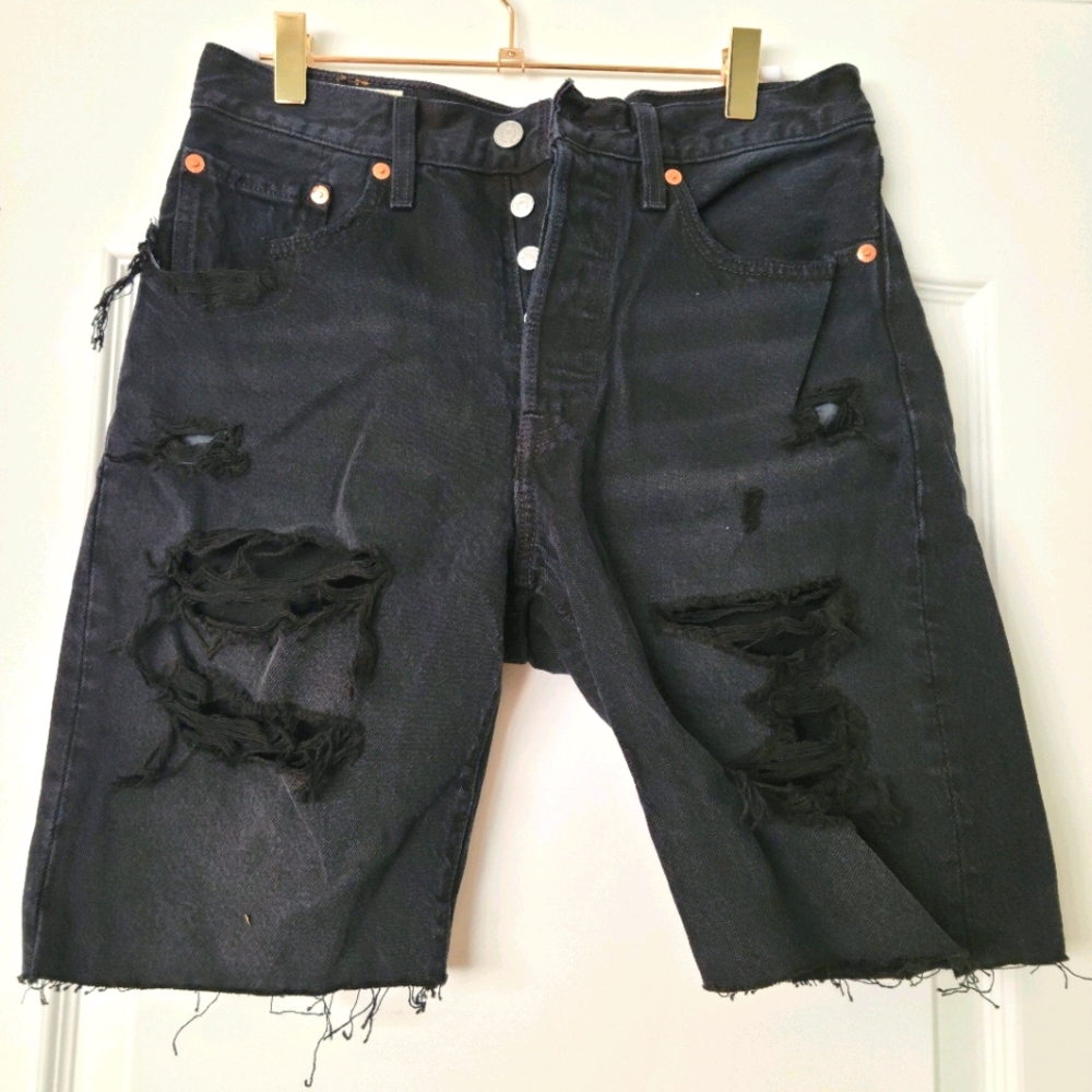 Levi's cutoff black jeans